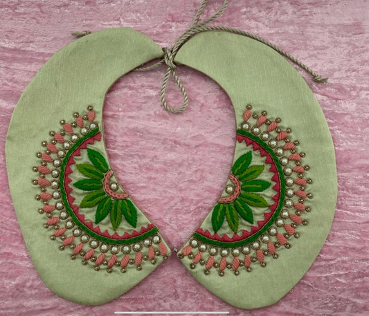 Flower Leaf Collar